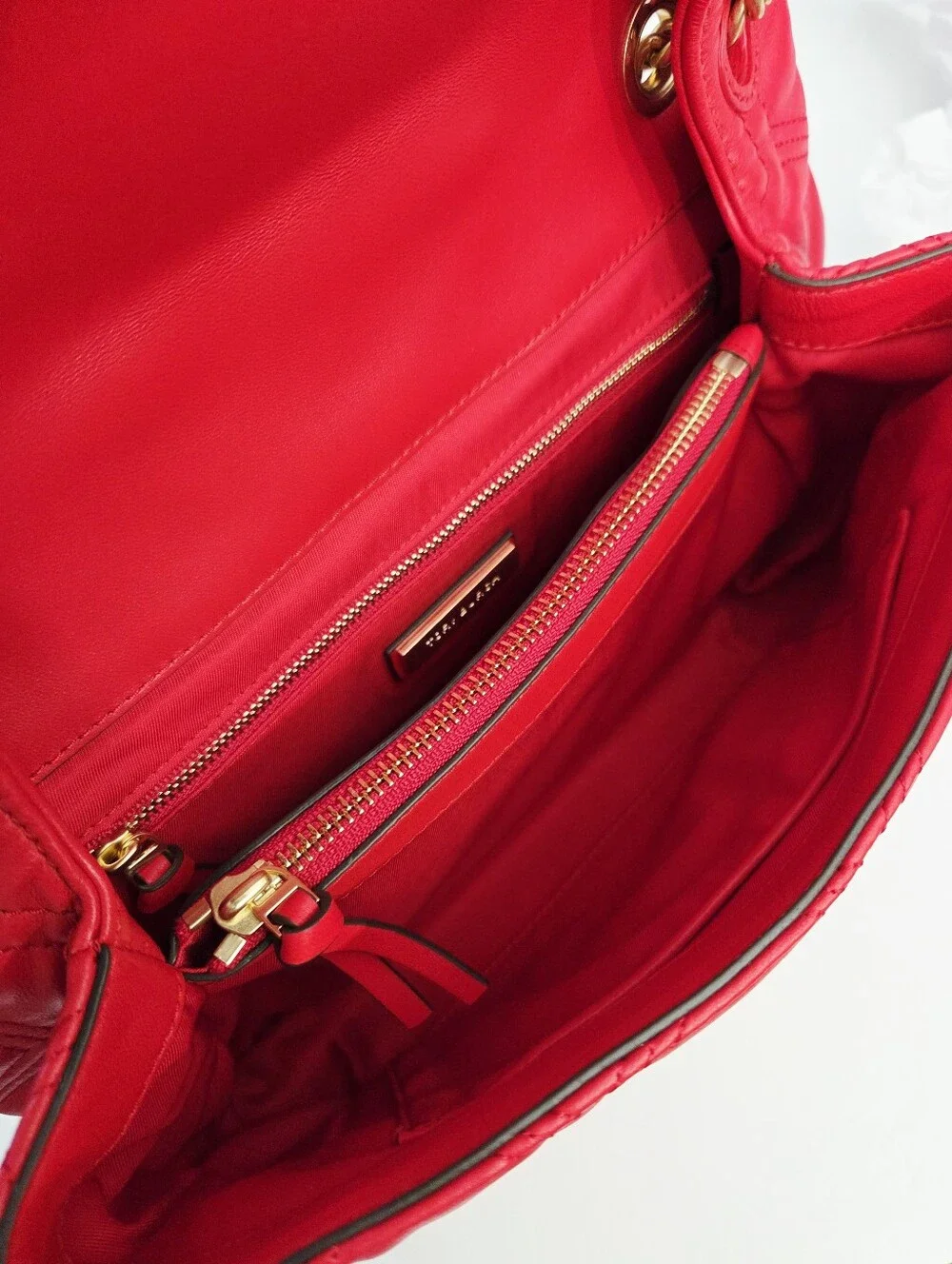 LIKE NEW TORY BURCH FLEMING SOFT CONVERTIBLE SHOULDER BAG - BRILLIANT RED